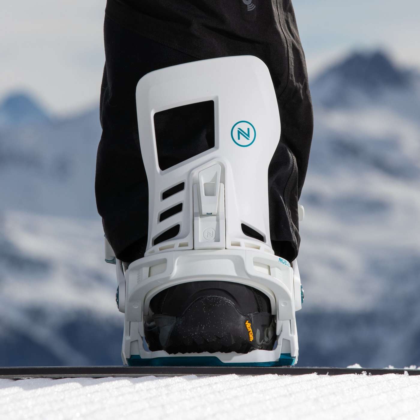 Muon-W 2023 | Nidecker | EU Muon-W 2023 Bindings Nidecker Premium Swiss Snowboard