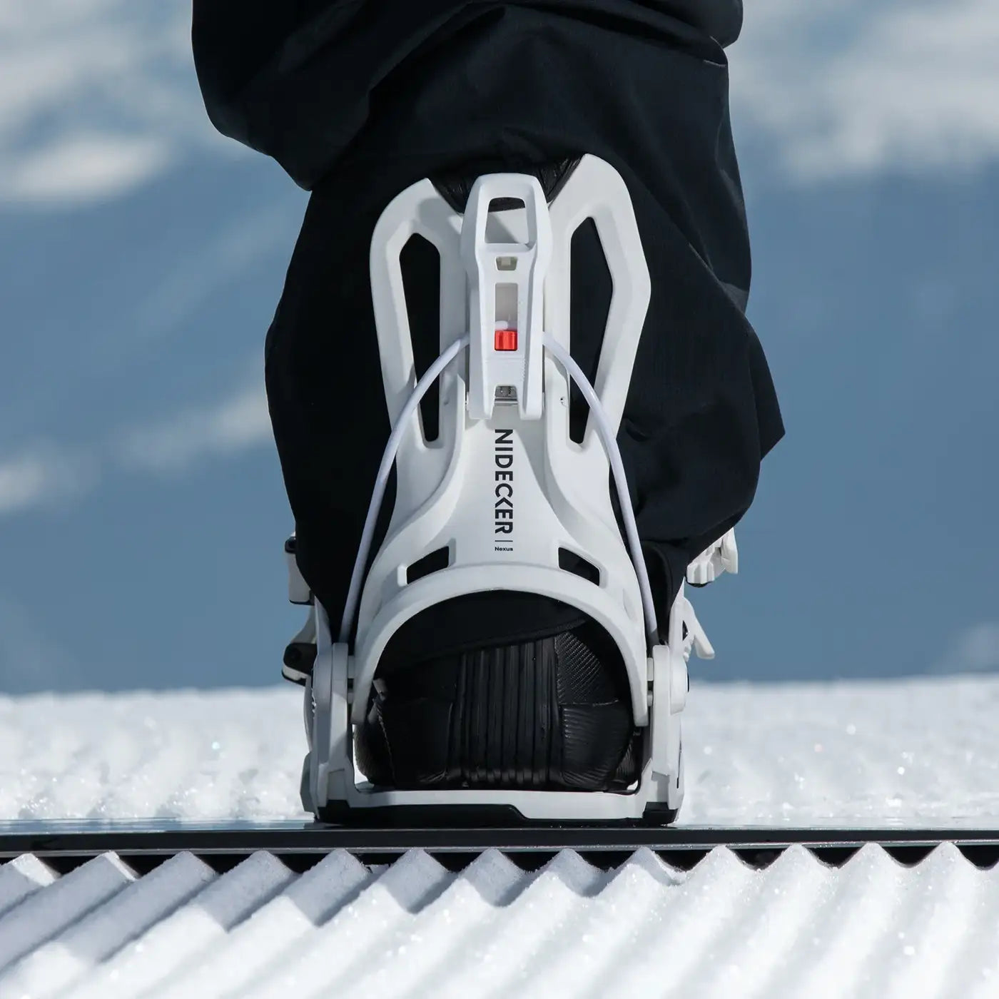 Flow Nexus | Unreal Convenience and Value | Nidecker | EU Flow Nexus Bindings Nidecker Premium Swiss Snowboard